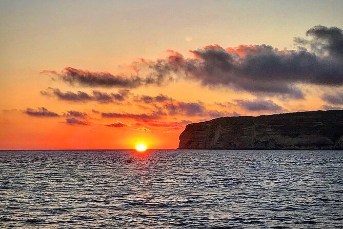 3-Hour Dolphin watching at sunset with aperitif - The feel of a family-run boat