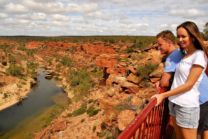 4-Day Monkey Mia Dolphins Pink Lake Pinnacles Comfort-Level Tour - Day four: Geraldton, Cervantes and the Pinnacles