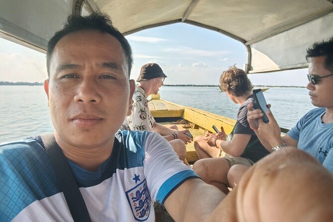 4 hours taking tuk tuk to see Mekong dolphins and countryside - Who will like this outing most