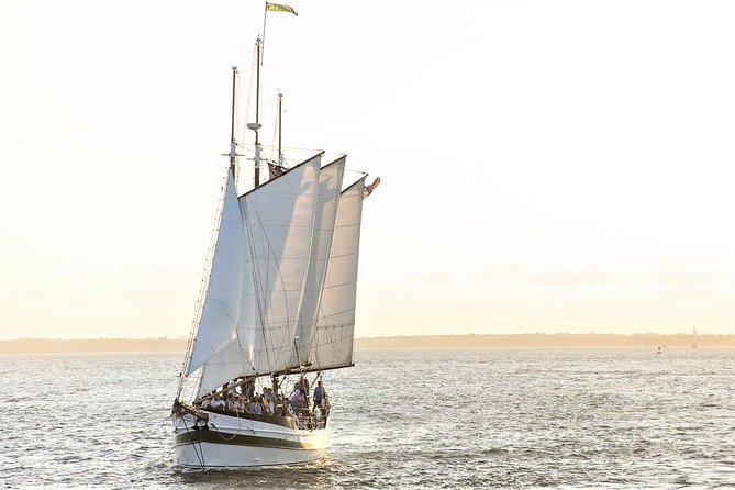 Afternoon Schooner Sightseeing Dolphin Cruise on Charleston Harbor - Leaving Aquarium Wharf and finding the wind