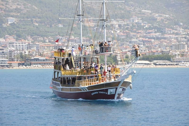 Alanya Relax Boat Tour with Caretta and Dolphin View - What you see leaving Alanya harbor
