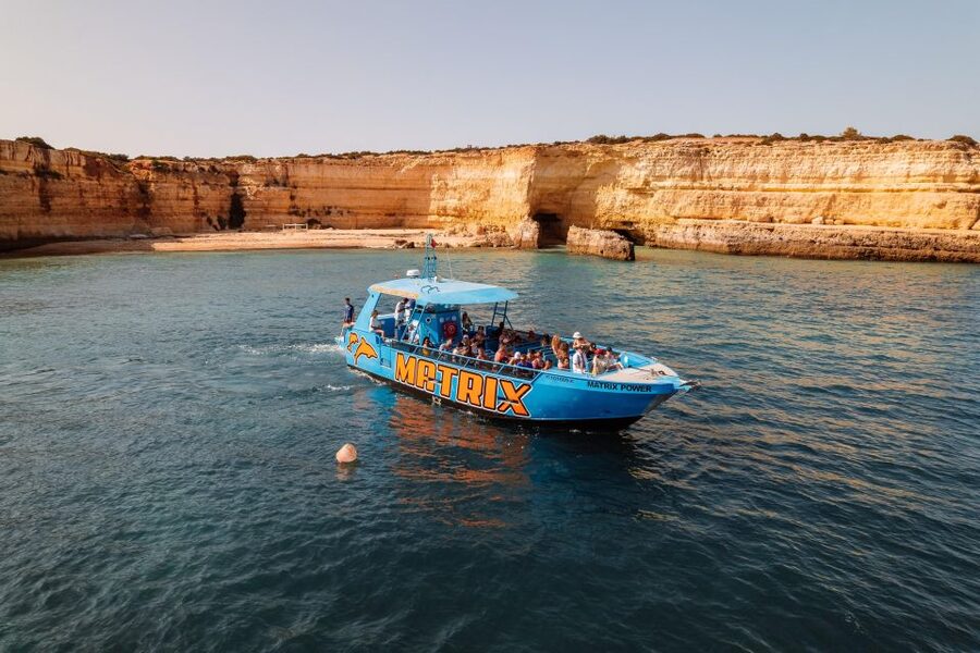 Albufeira: 2.5-Hour Dolphin Watching and Caves Trip - Entering Benagil and the other caves