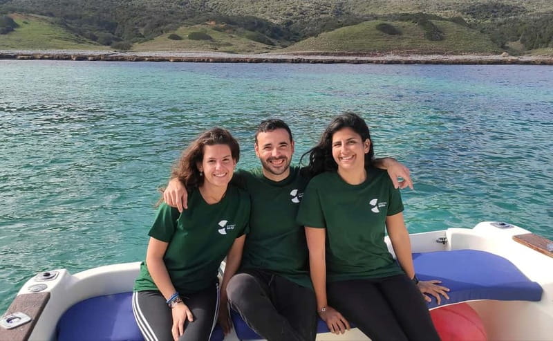 Algeciras: Dolphin and whale watching in reduced groups - Who will enjoy this most