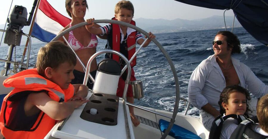 Always private 4 hour - Sail- dolphin Yacht Charter-paddle - Choosing between Marbella views and dolphin watching
