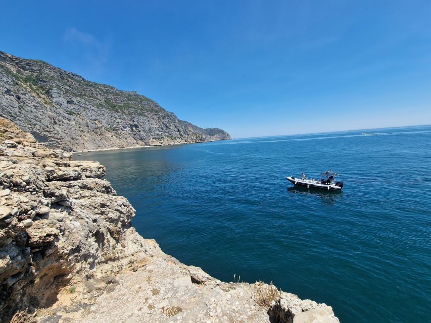 Arrábida Natural Park/Sesimbra: Dolphin Watching - The optional fort lunch