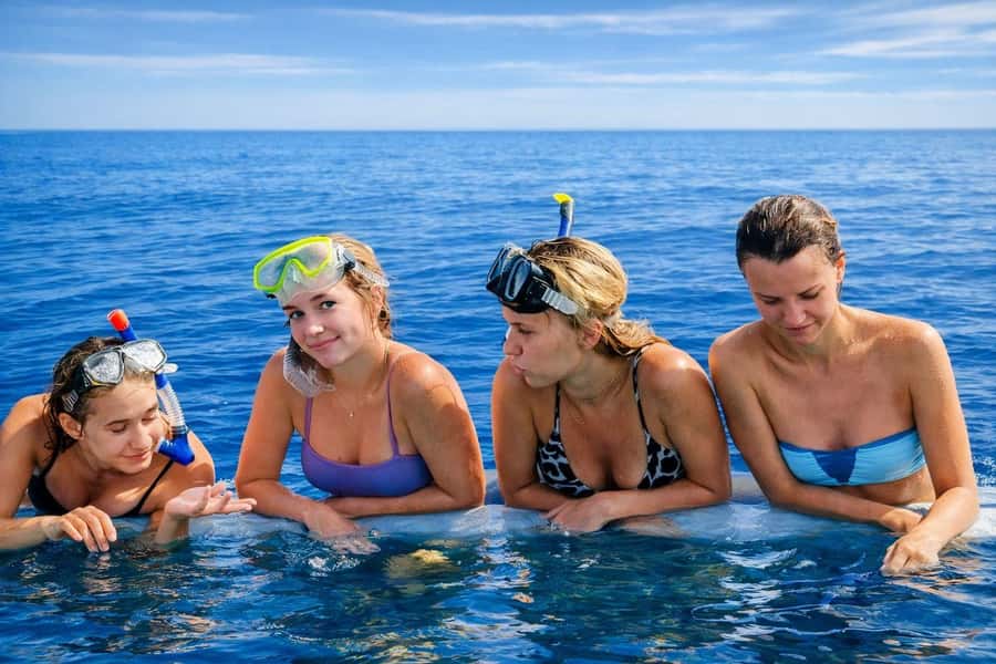 Bali/Lovina: Guided Dolphin Watching & Sunrise Boat Snorkel - Snorkeling after the dolphins