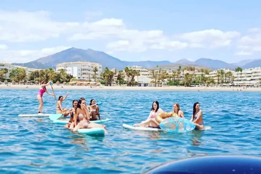 Benalmádena: Catamaran with dolphin watching and drinks - How the $589 group price works