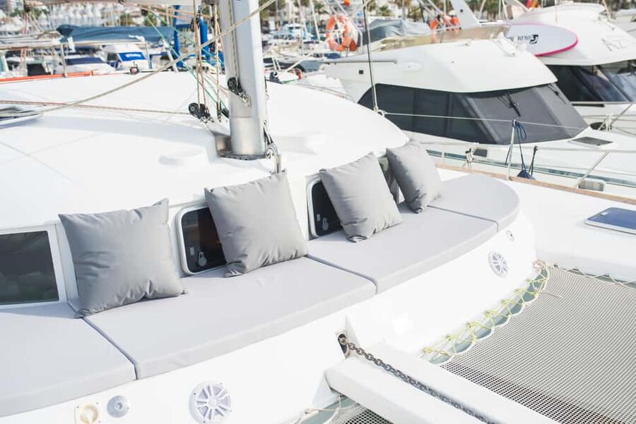 Benalmádena: Sailing & Dolphin Watching with Snacks/Drinks - Shared cruise or private catamaran?