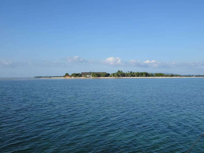 Bohol Balicasag Is Private Tour and Dolphin Watching - A generous island lunch