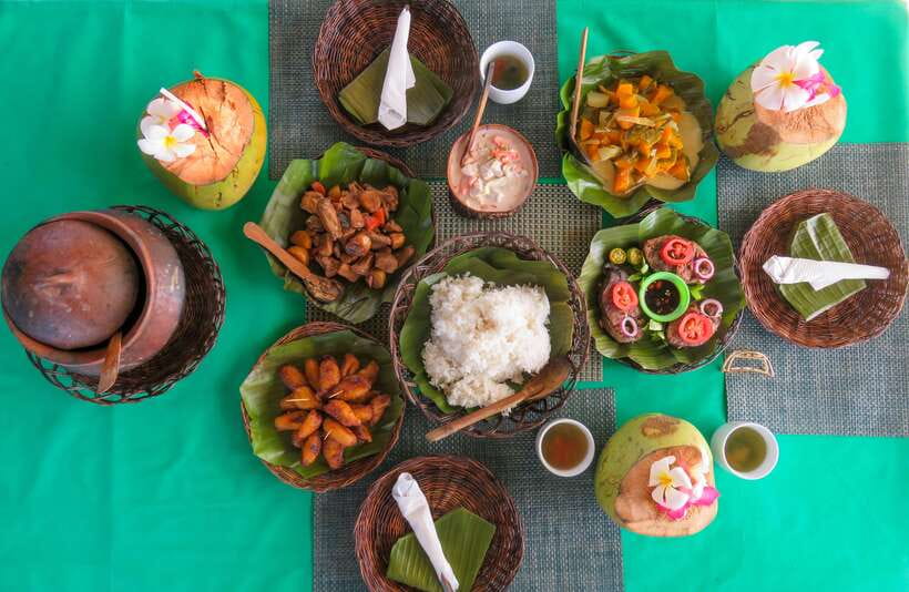 Bohol: Pamilacan Island Dolphin/Turtle Watching Tour & Lunch - An early start from Abraham Bohol