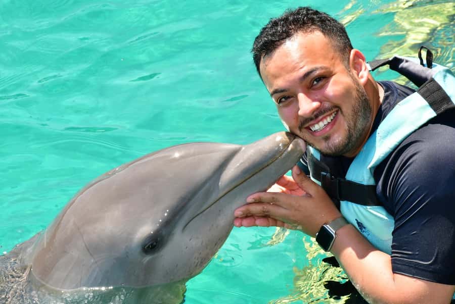 CANCUN: Dolphin Swim Adventure with buffet and soft drinks - What to bring and what to leave behind