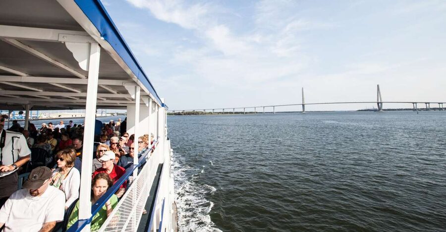 Charleston: Sightseeing Harbor Tour & Dolphin Watch - Charleston Harbor: the first 10 minutes