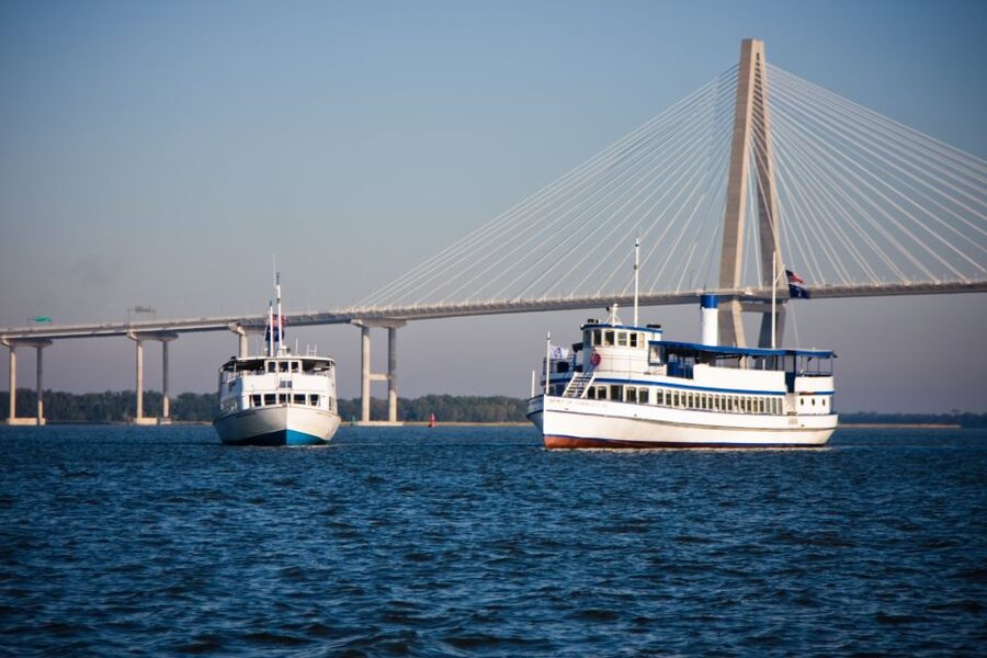 Charleston: Sightseeing Harbor Tour & Dolphin Watch - Fort Sumter: history seen from offshore