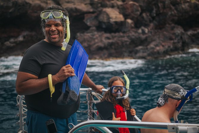 Deluxe Snorkel & Dolphin Watch Aboard a Luxury Catamaran from Kailua-Kona - What to pack and how to book wisely