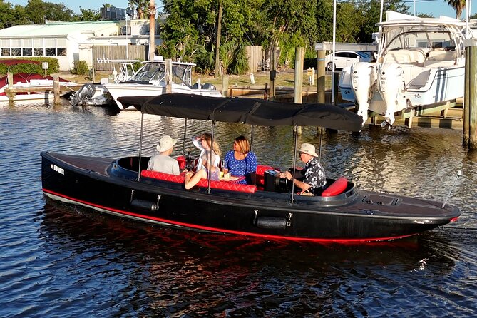 Dolphin Boat Tour in Vero Beach - The first minutes on the water