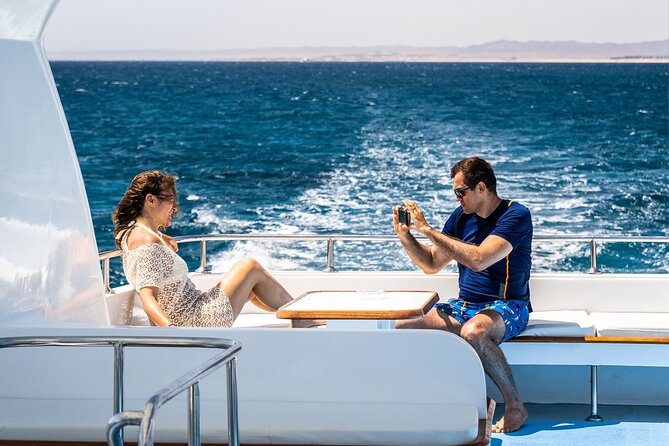 Dolphin House Samadai Reef Boat Snorkeling Trip from Marsa Alam - Lunch on board and the social side of the day