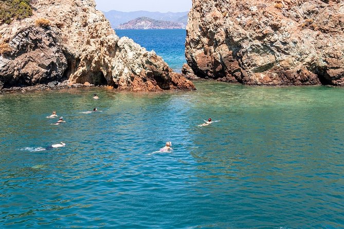 Dolphin Island Boat Trip – Swim, Sun & Lunch Included - Music, children, and the foam party