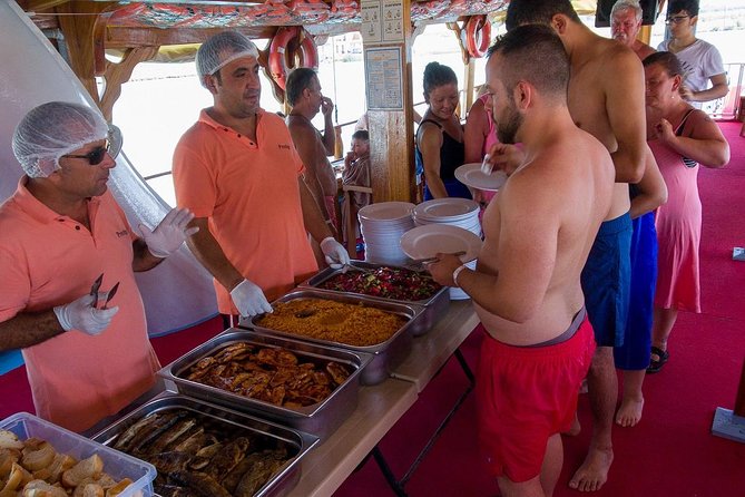 Dolphin Islands Boat Trip Lunch and Soft Drink Included From Side - Is $30.01 good value?