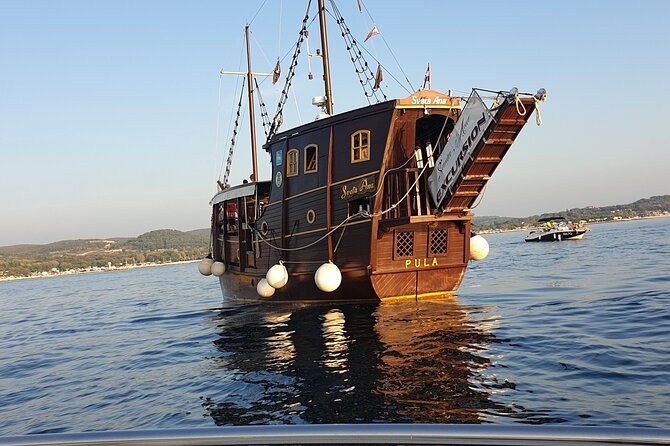 Dolphin Watching Boat Trip around Vrsar - Sunset, wine, and included drinks