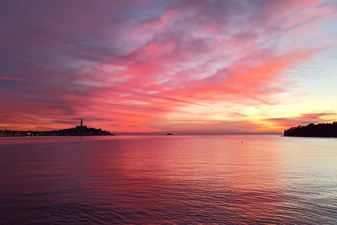 Dolphin Watching Sunset Speedboat Tour with Drinks in Rovinj - Searching for dolphins away from the crowd