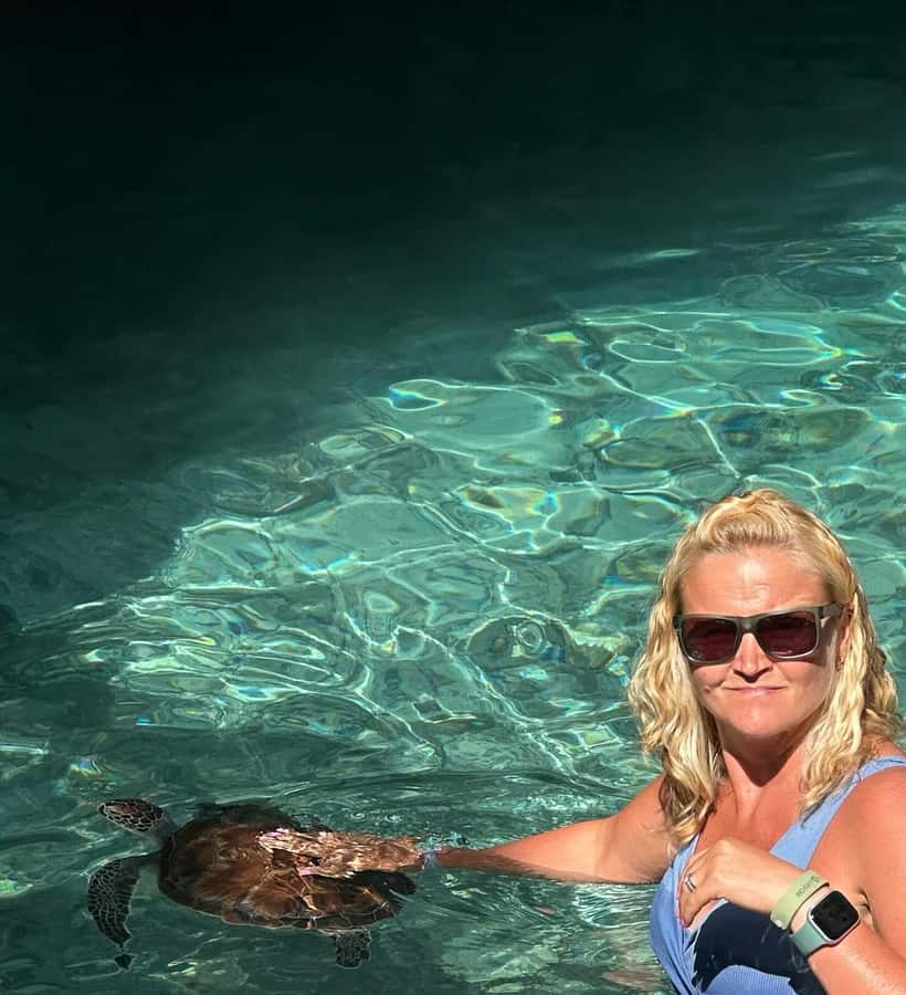 Dolphins tour + mnemba island snorkeling + salaam turles - What the Mnemba stop really includes