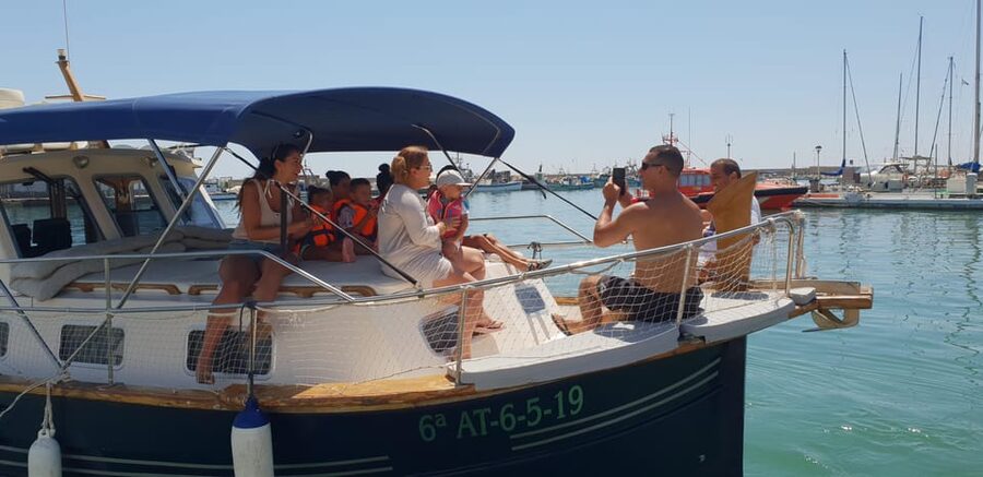 Estepona: Dolphin Search Boat Trip with Drink and Snacks - Key points to know before you book