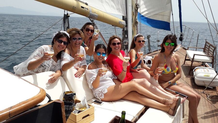 Estepona: Dolphin Watching Sailboat Cruise with Drink - Key points to know before booking