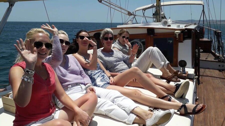 Estepona: Dolphin Watching Sailboat Cruise with Drink - What the $41 price includes