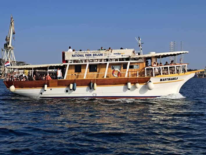 From Fazana: Dolphin watching sightseeing cruise at sunset - Cruising along Brijuni National Park