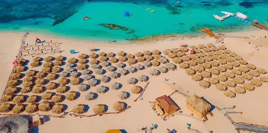 From Hurghada: Hula Hula Island Speedboat Tour with Dolphins - What lunch and drinks really add to the price