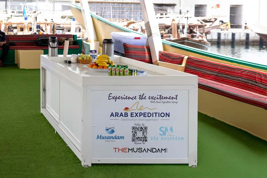 From UAE: Musandam Dibba Day Trip (Oman) - Lunch and a simple onboard rhythm