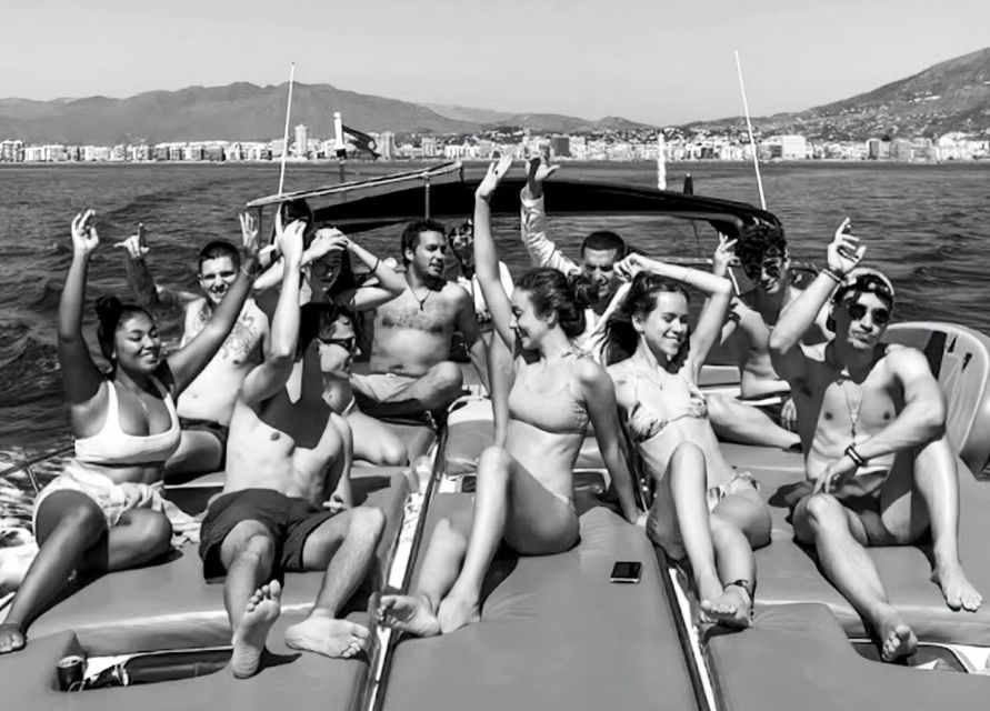 Fuengirola: Dolphin Watching by Yacht with Snacks and Drinks - Key points to know before booking
