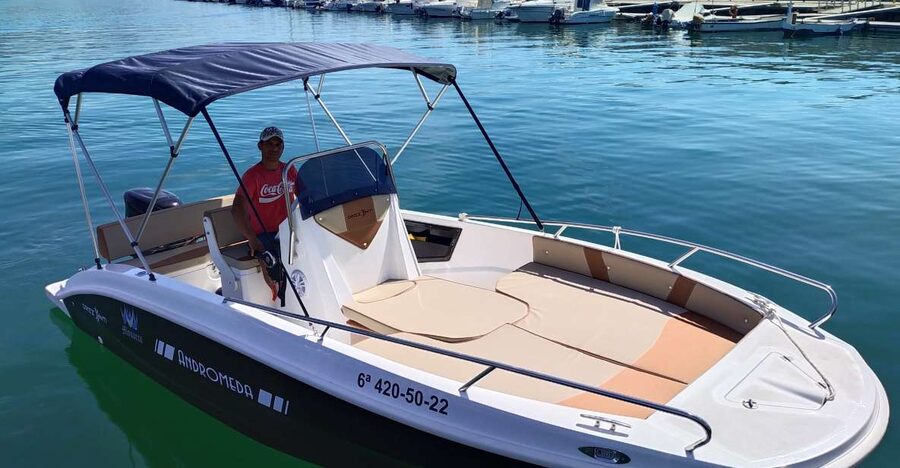 Fuengirola: Dolphin Watching Tour with Snacks and Drinks - The dolphin search: the real test of expectations