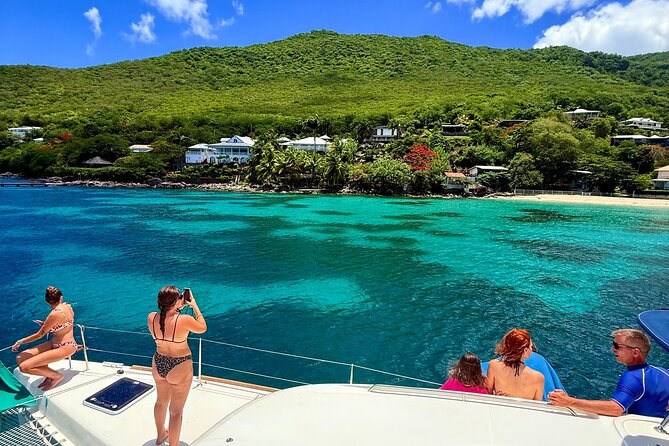 Full day EN Catamaran Martinique Dolphins and Turtles - A Creole lunch with a choice of chicken or fish