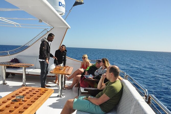 Full Day Snorkeling in Hurghada Dolphin House - Lunch with the boat still on the Red Sea