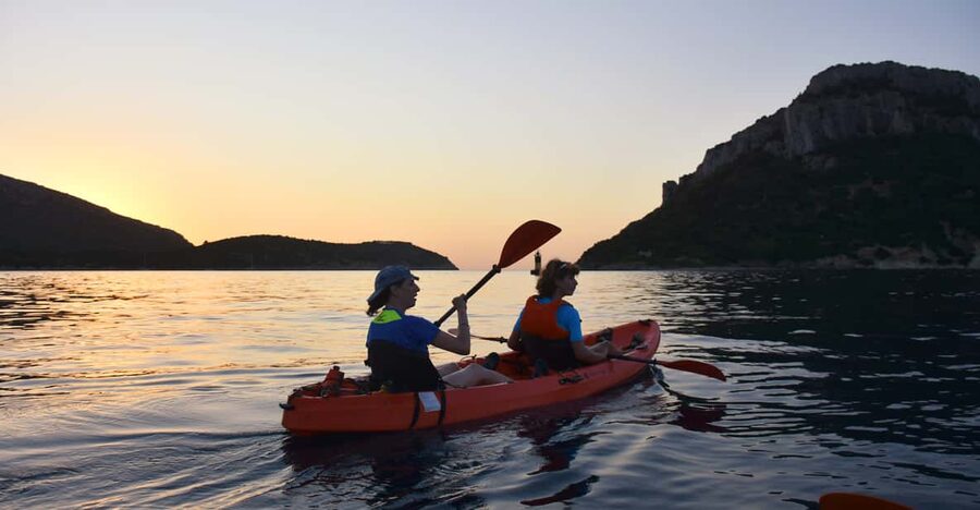 Golfo Aranci: Sunrise Dolphin Kayak Tour with Breakfast - Key points to know before booking