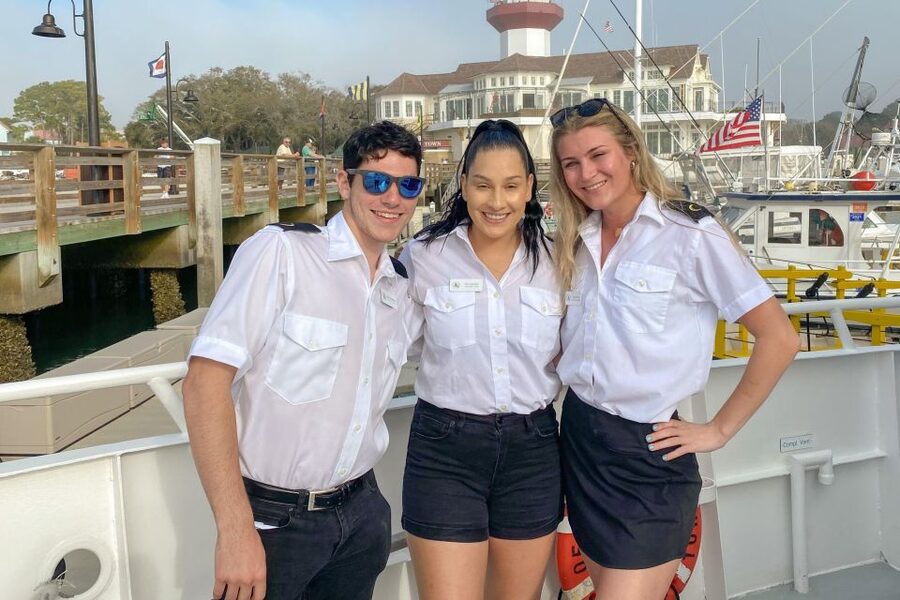 Hilton Head Island: Dolphin Watching 3-Course Dinner Cruise - Who Will Get the Most From This Cruise