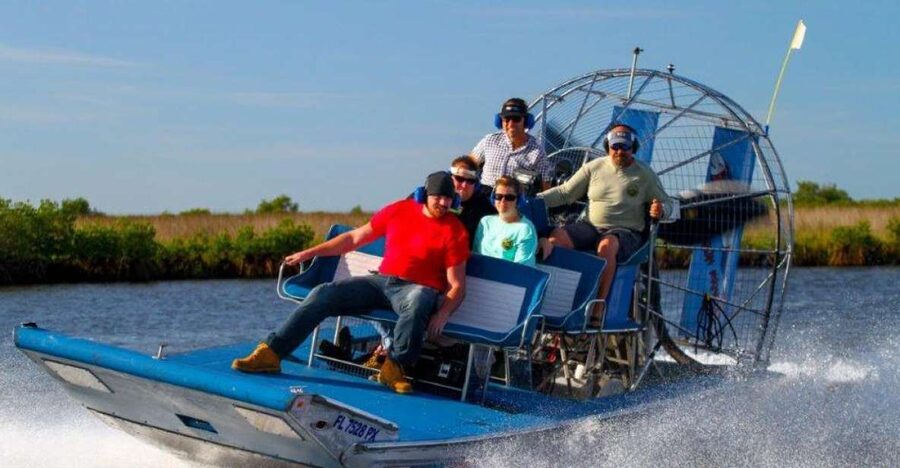 Homosassa: Gulf of Mexico Airboat Ride and Dolphin Watching - Why the guide matters