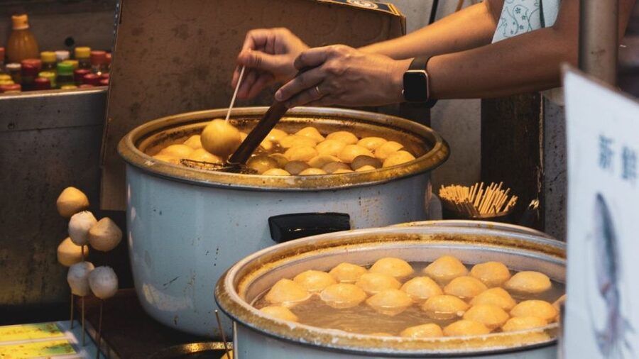 Hong Kong: Dolphin Cruise, Big Buddha & Lantau Island Tour - Tai O’s stilt houses and fish balls