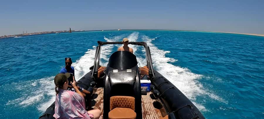 Hurghada: 3-Island Speedboat, Dolphin Watching & Snorkeling - Magawish Island and the quieter hour
