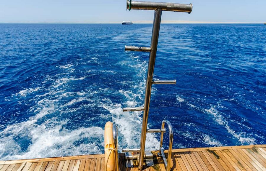 Hurghada: Dolphin & Coral Reef Snorkeling Tour with Lunch - What the $29 Hurghada Boat Trip Includes