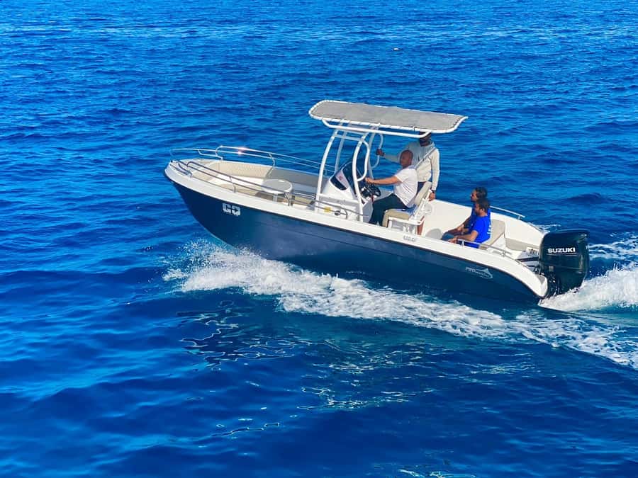 Hurghada: Orange Bay Dolphin Watching, Snorkeling & Lunch - First snorkeling stop: the strongest underwater section