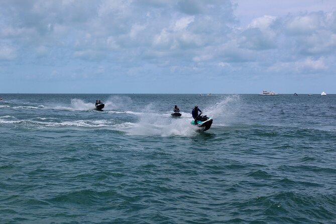 Key West Tours from Miami: Dolphin Discovery, Snorkeling & More ! - Glass-bottom boat or Sea-Doo: compare before choosing