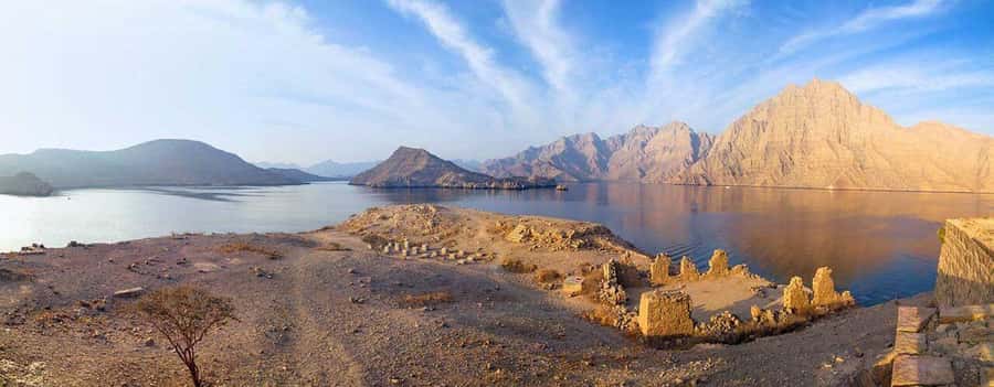 Khasab Musandam |Telegraph Island |Dhow Cruise | Dolphins - Lunch, tea, fruit, and a relaxed onboard rhythm