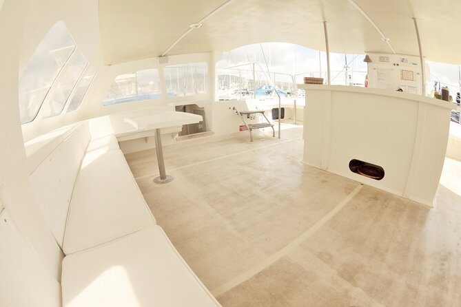 Kona Tradewind Catamaran Day Sail - Honi Olani gives you room to relax