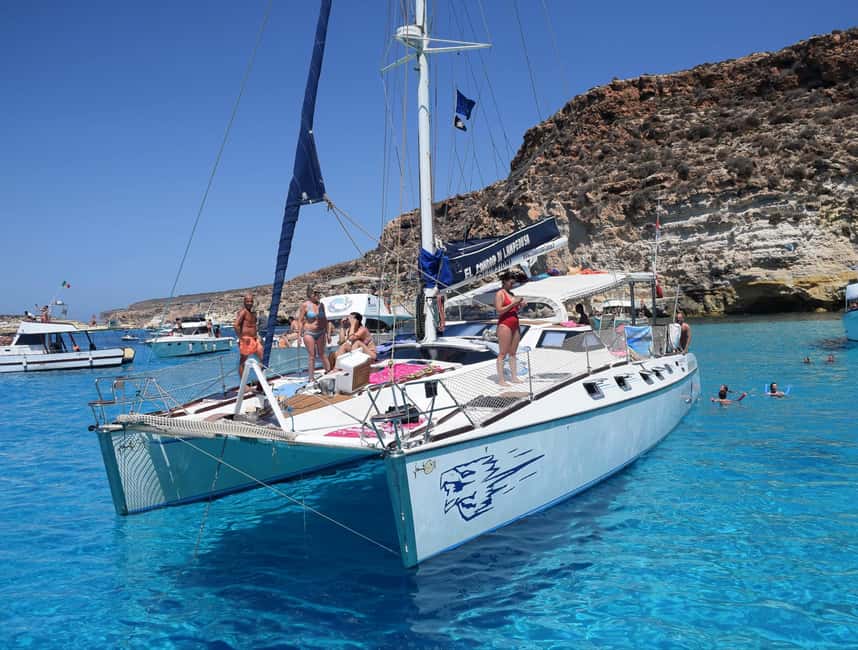 Lampedusa: Dolphin watching with aperitif at sunset - Searching for dolphins near Lampedusa