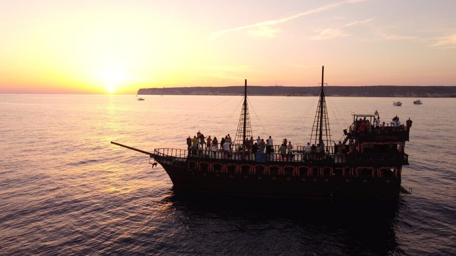 Lampedusa: Sunset Dolphin Sighting on a Pirate Ship - Setting sail from Favaloro Pier at 5:30 p.m.
