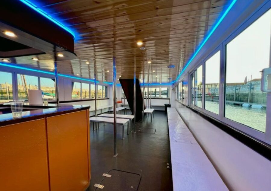Lisbon: Tagus River Cruise to the Ocean & Dolphin Watching - Christ the King and the south bank