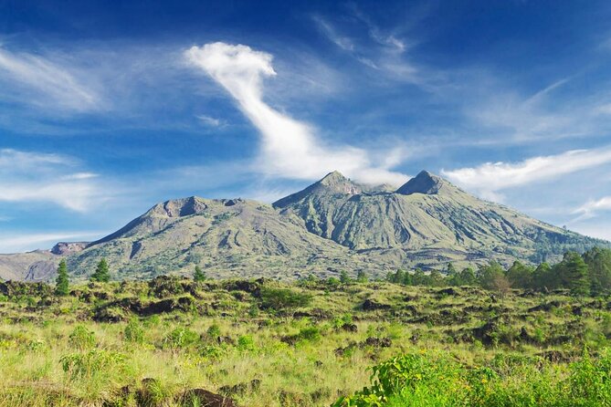 Lovina Dolphin watching and swimming with Dolphin - First, clear up the dolphin and Mount Batur mismatch