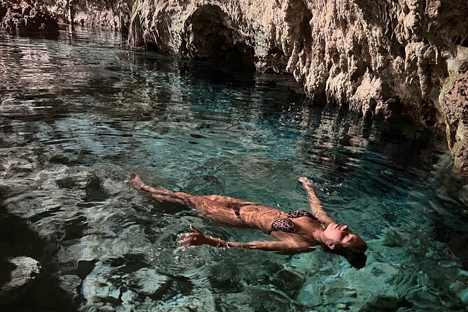 Luxury Tour to DOLPHINS, KUZA CAVE and THE ROCK RESTAURANT - A three-part Zanzibar day in 4 hours and 20 minutes
